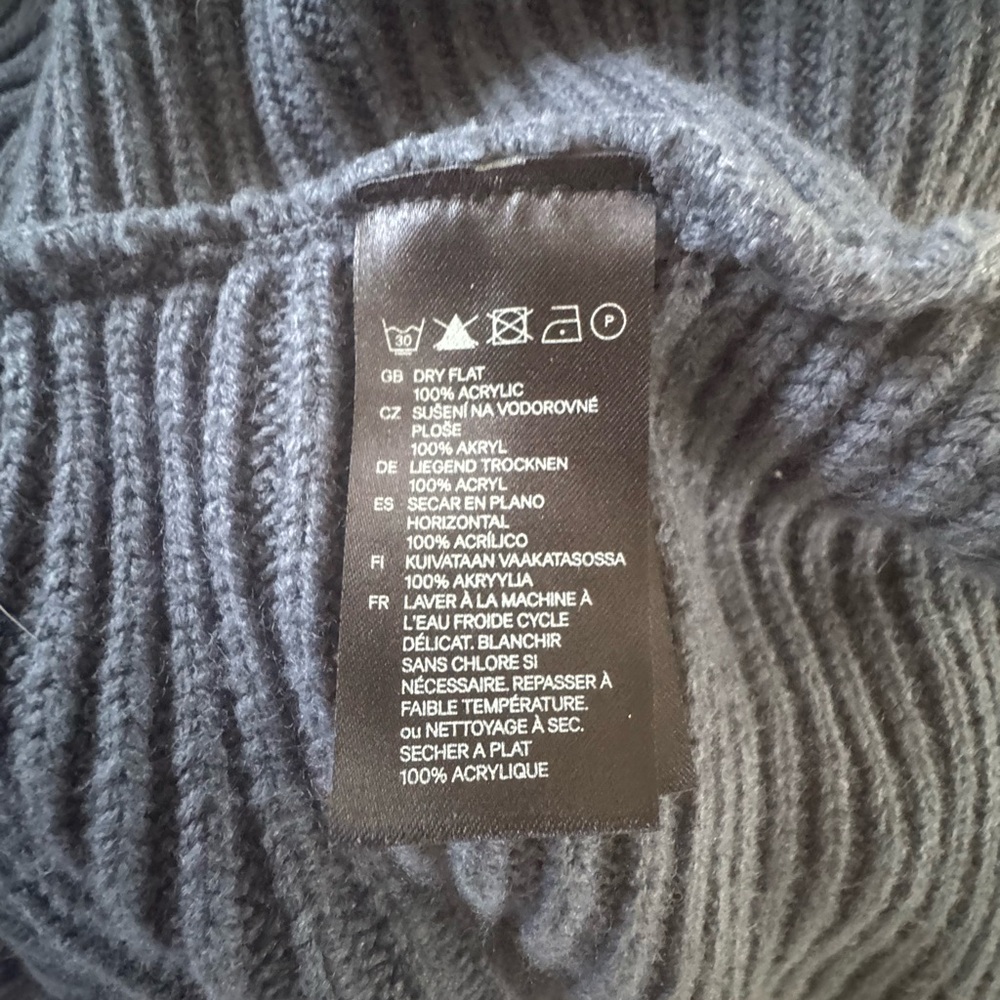 H&M Gray shall cardigan Sweater. Sz L. - Picture 7 of 8